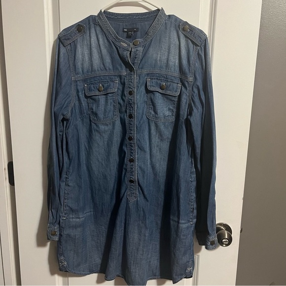 Gap shirt dress. Women’s size M/L
Blue jean - Picture 1 of 10